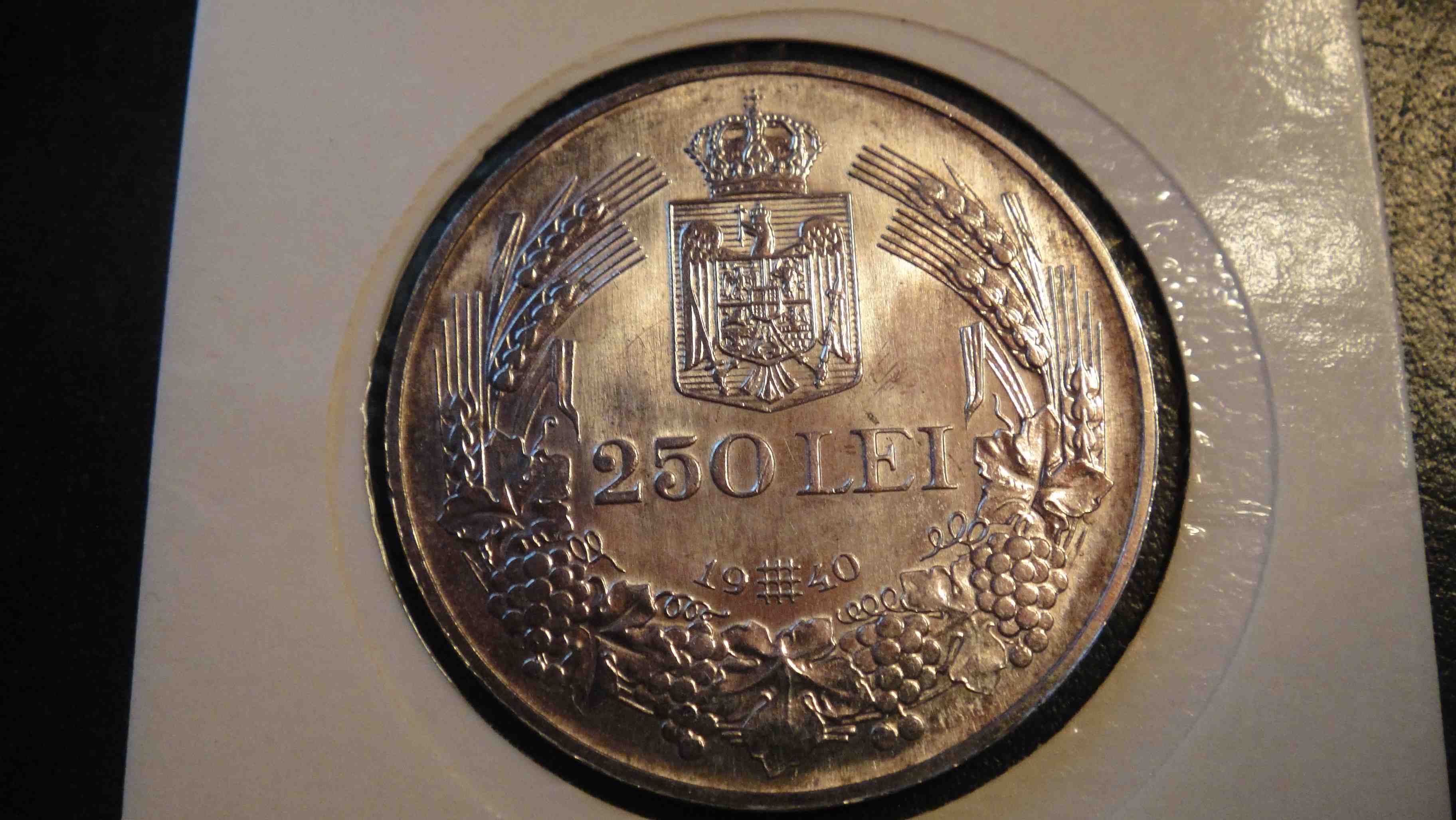 250 lei 1940 rv 1.jpg
