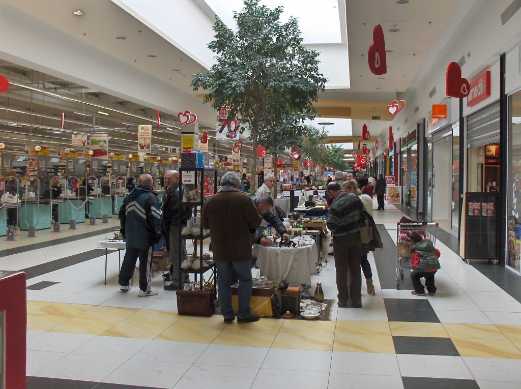 Targ Era Oradea 3 martie 005.jpg