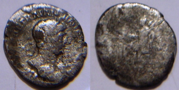 8. Hadrian - quinarius - Ric ii 108.jpg