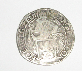 multumesc mult. Totusi daca nu este cu suparare ma puteti ajuta si in legatura cu urmatoarea moneda. Ma intereseaza daca prezinta interes numismatic, daca starea ei este acceptabila si un posibil pret. Multumesc anticipat