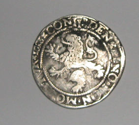 multumesc mult. Totusi daca nu este cu suparare ma puteti ajuta si in legatura cu urmatoarea moneda. Ma intereseaza daca prezinta interes numismatic, daca starea ei este acceptabila si un posibil pret. Multumesc anticipat