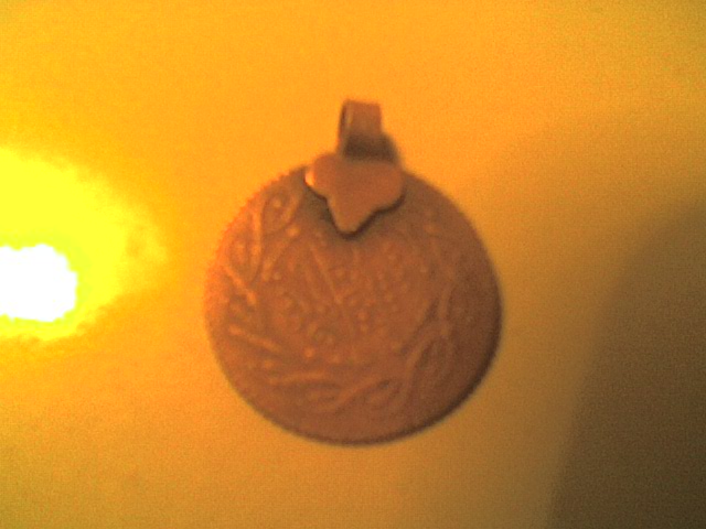 si eu am o semenea moneda(medalion) si cautam sa ma informez in privinta ei.mai stiu ca ea provine de la bunicii mei care au fost gagauzi.cine ma mai poate informa cu cate ceva  ii foarte multumesc.