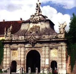 Poarta a III-a a cetatii Alba Carolina